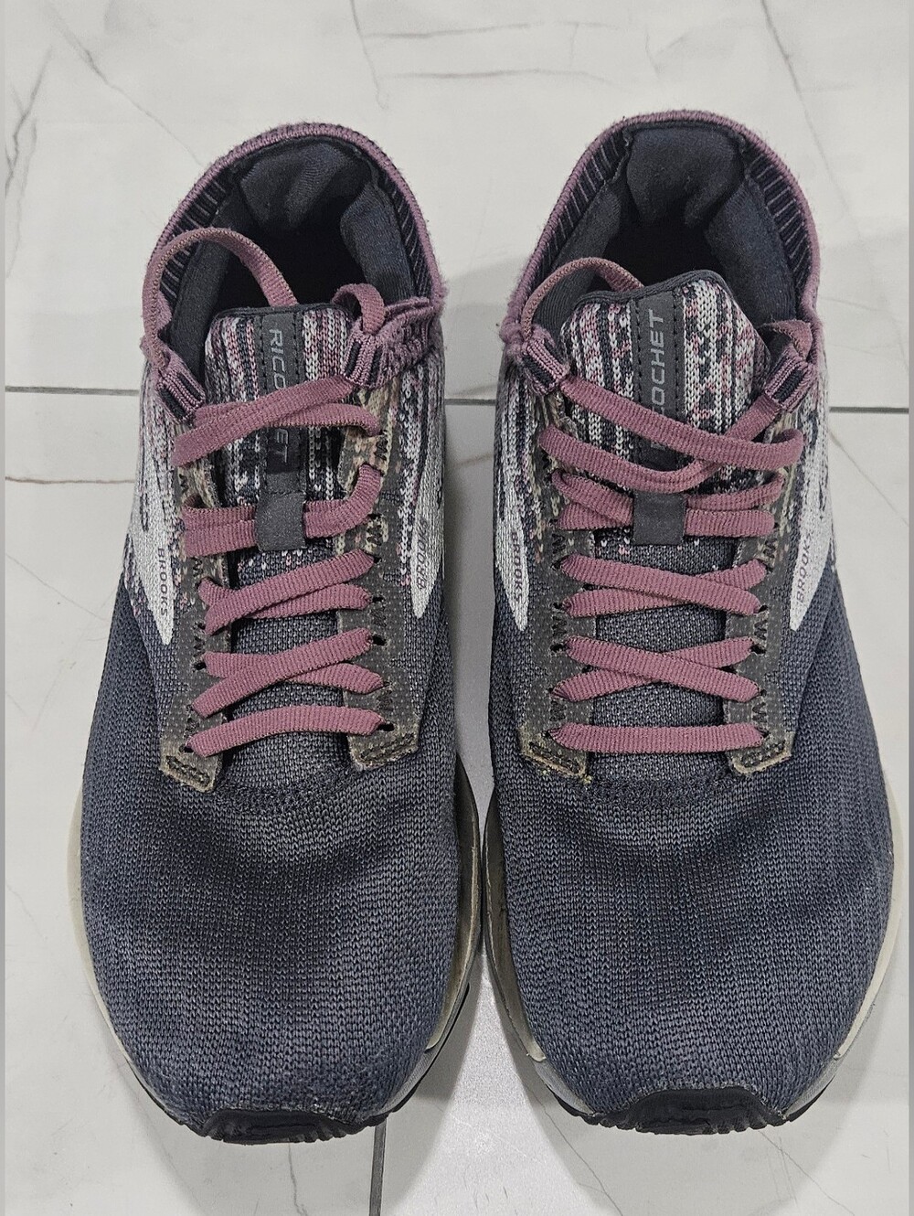 Brooks Women's Navy and Mauve Lace-Up Running Sneakers